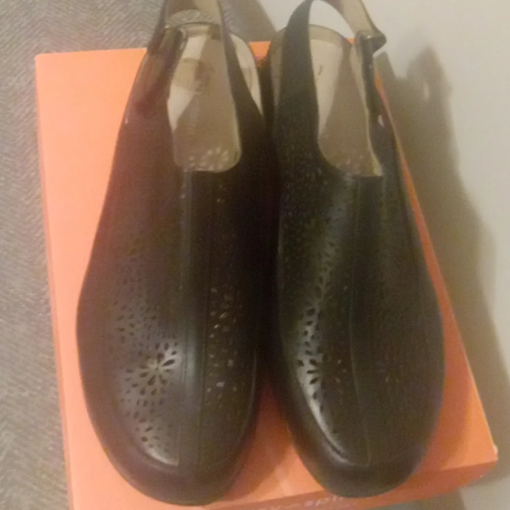Shoes - Picture 3 of 5